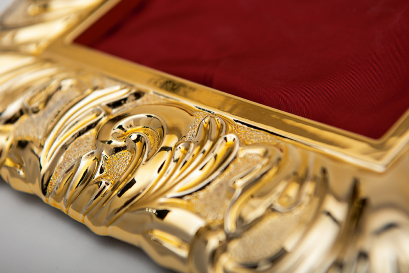 ДЛЯ ПОЧЕТНЫХ ГОСТЕЙ